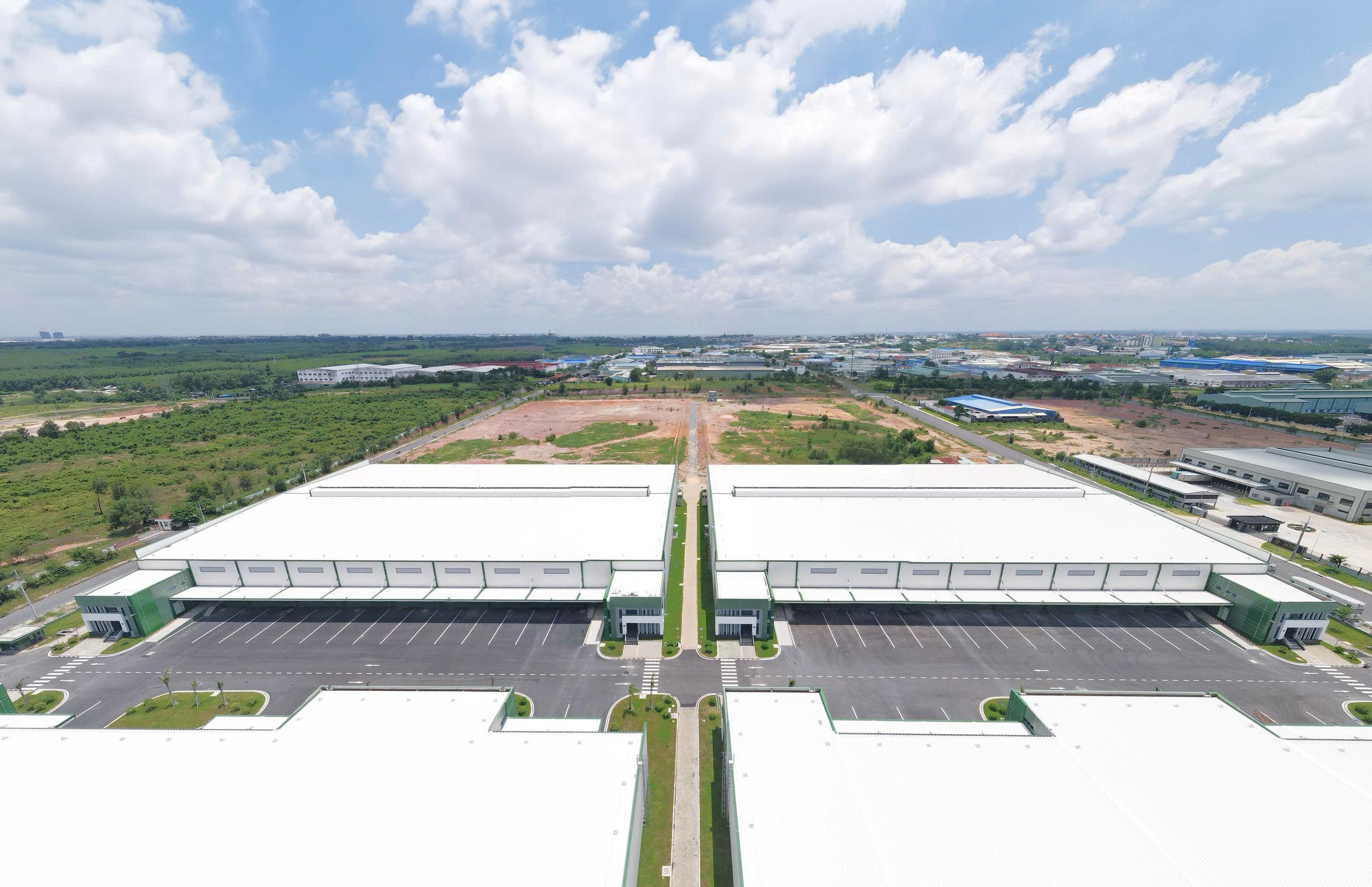 Thue Kho Dien Tich Lon 9000 M2 (1)
